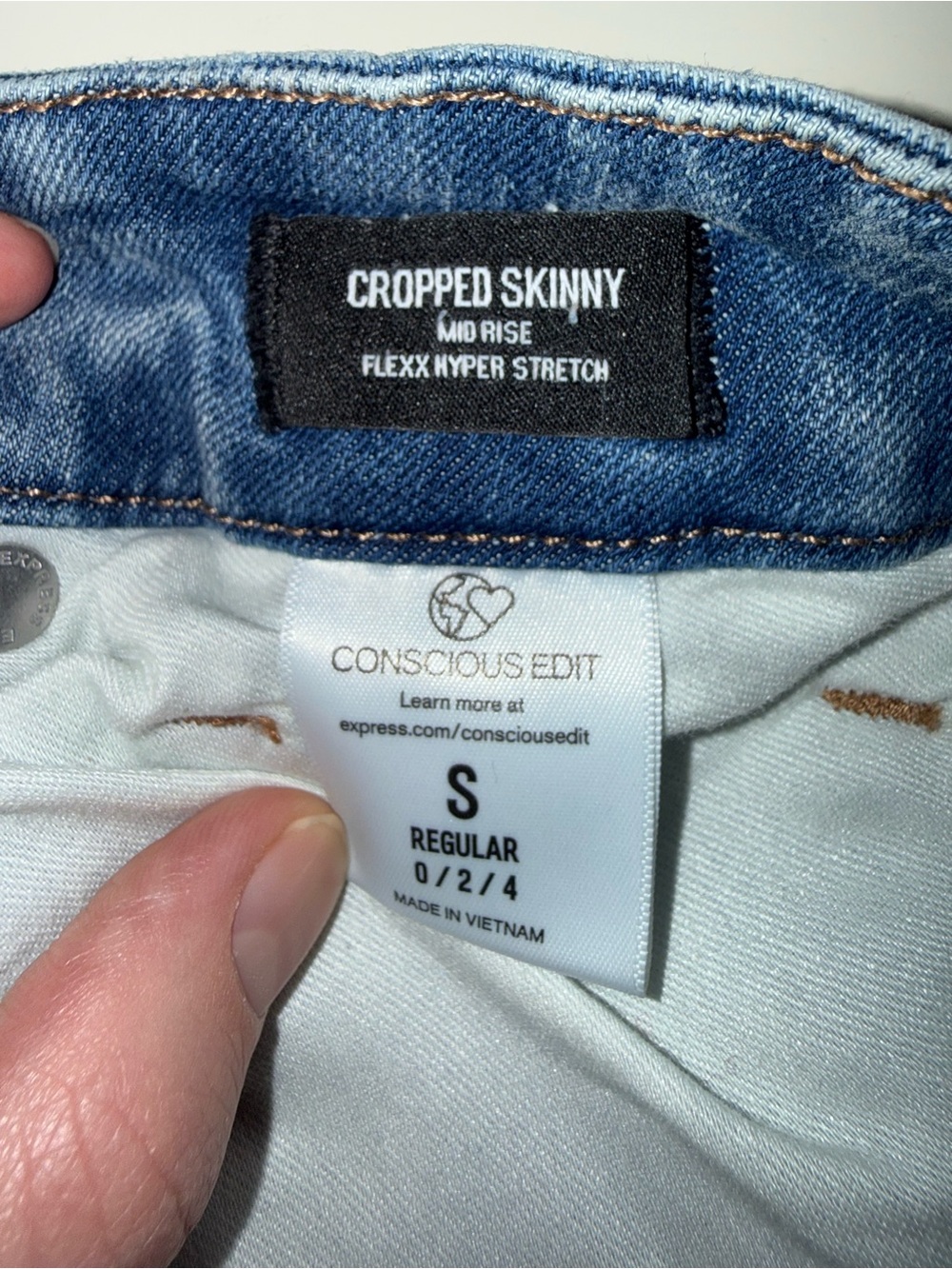 Express Cropped Skinny Mid Rise Jean - Picture 3 of 4